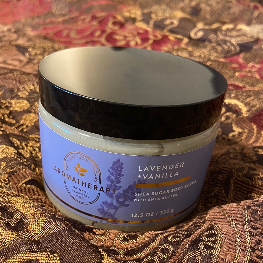 Bath & Body Works Aromatherapy Lavender + Vanilla Shea Sugar Body Scrub